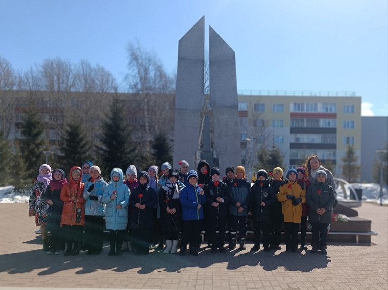 Лицеисты почтили память погибших солдат.