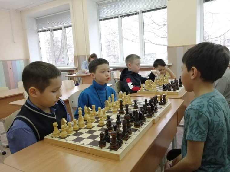 «Королевский турнир» по классическим шахматам.
