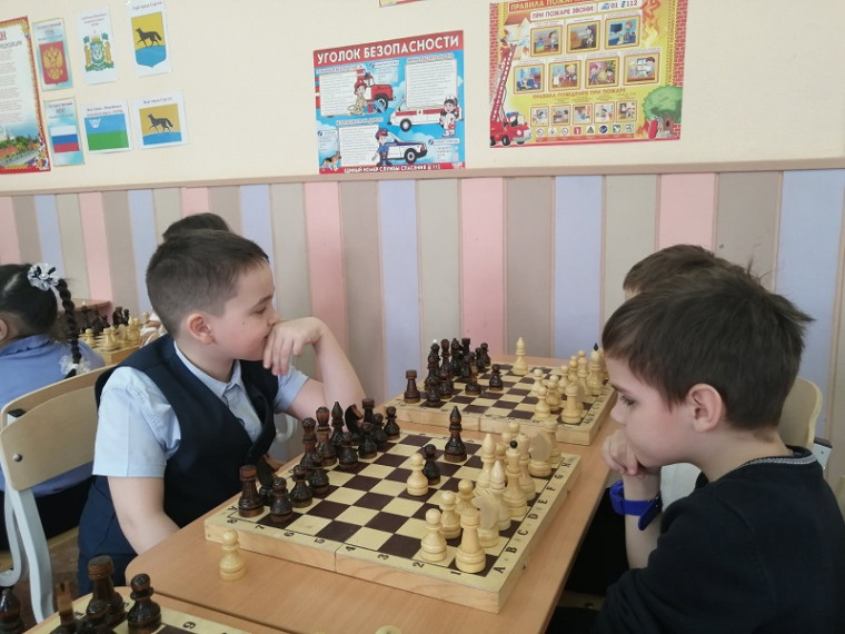 «Королевский турнир» по классическим шахматам.