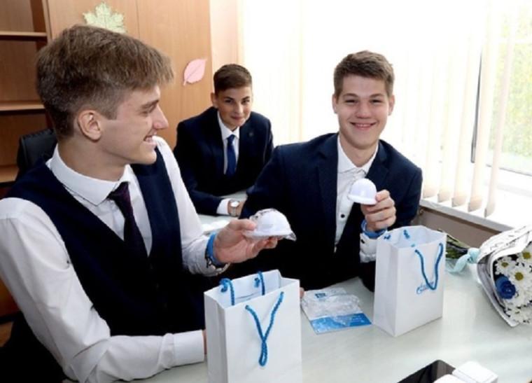 Учащиеся 10а Газпромкласса стали финалистами городского проекта &quot;Будущее здесь&quot;.