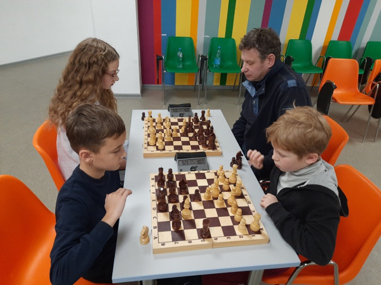 Командный турнир по быстрым шахматам, посвящённый Дню отца.