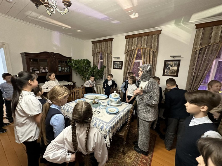 Ученики 3В класса посетили Дом купца Г.С. Клепикова.