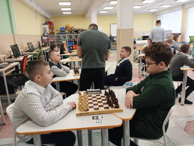 Отборочный турнир по быстрым шахматам среди учащихся 1-8-х классов  общеобразовательных учреждений города Сургута в 2023/24 учебном году.
