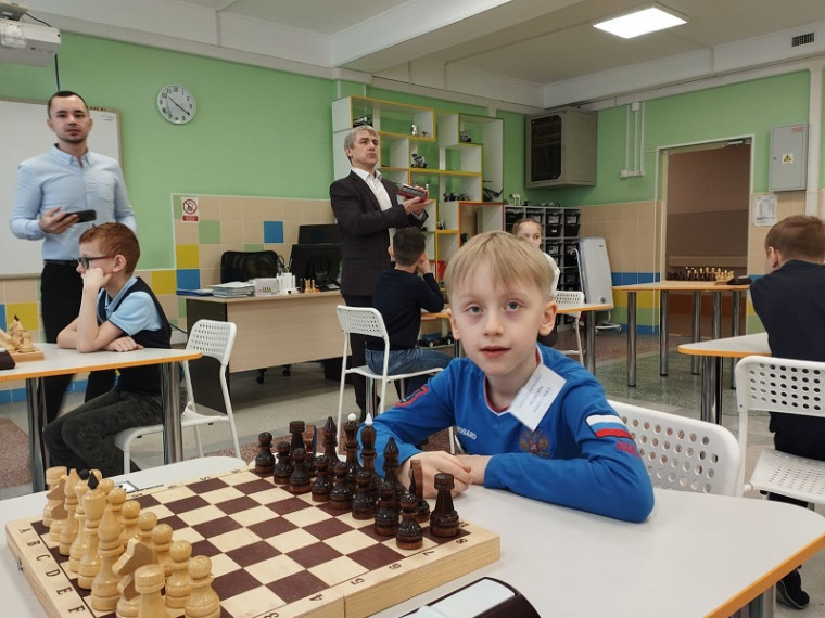 Отборочный турнир по быстрым шахматам среди учащихся 1-4-х классов общеобразовательных учреждений города Сургута в 2023/24 учебном году.