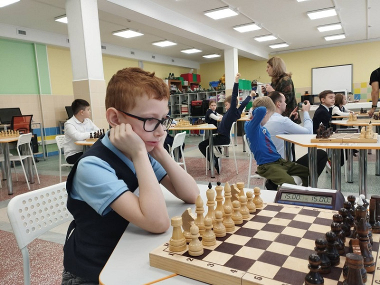 Отборочный турнир по быстрым шахматам среди учащихся 1-4-х классов общеобразовательных учреждений города Сургута в 2023/24 учебном году.